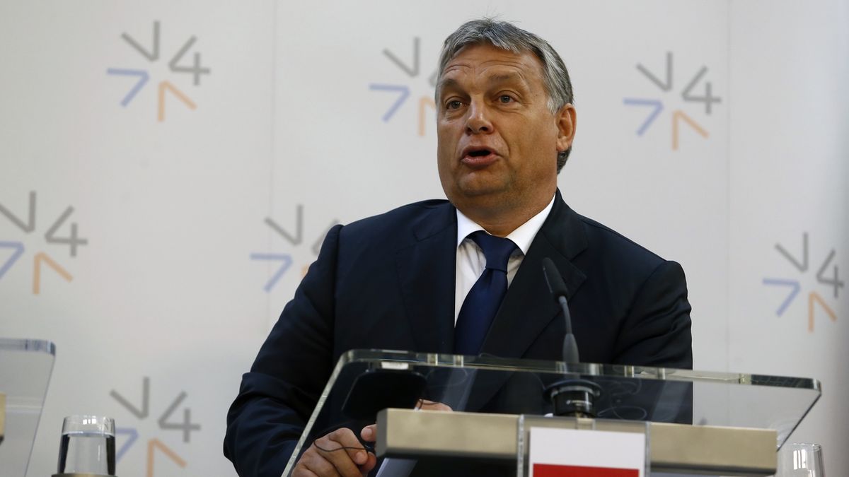 Válka Orbánovi neublížila. Právě naopak